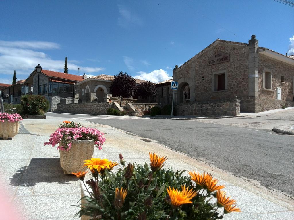 Gasthaus El Egio Cervera de Buitrago Exterior foto