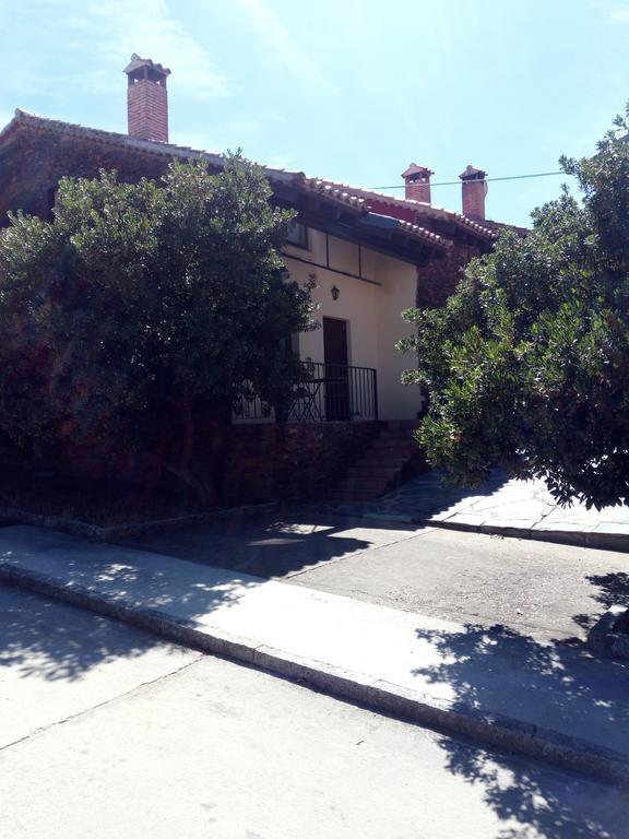 Gasthaus El Egio Cervera de Buitrago Exterior foto